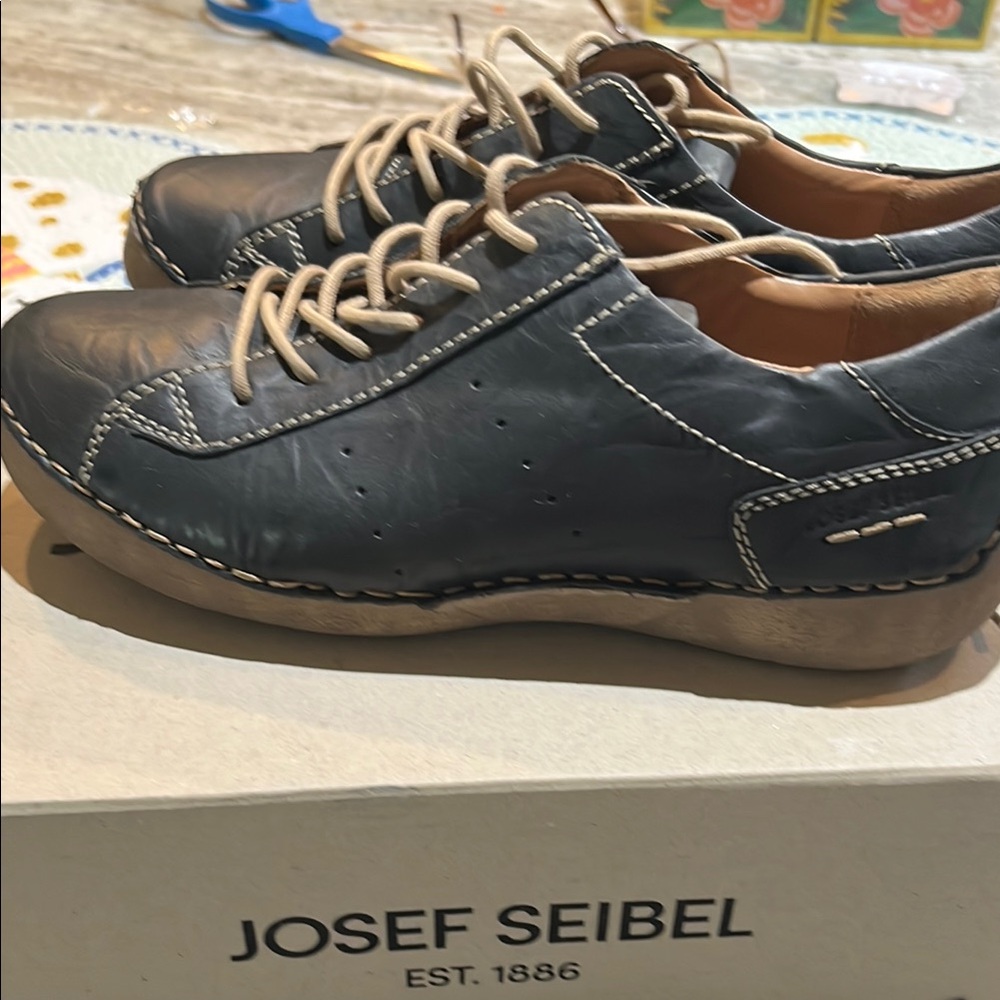 Men's Black Leather Casual Shoes - Picture 2 of 4